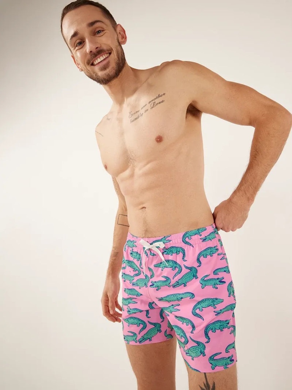 Chubbies | Men's Pink Alligator Print Swim Shorts